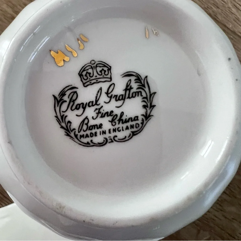 Vintage Royal Grafton Fine Bone‎ China Made in England Flower Cup & Saucer Set